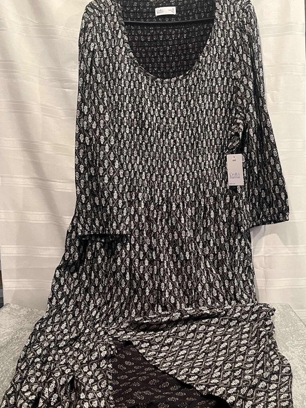 NWT 3/4 sleeves & Pockets!! Black/White Printed Scoop Neck Dress
